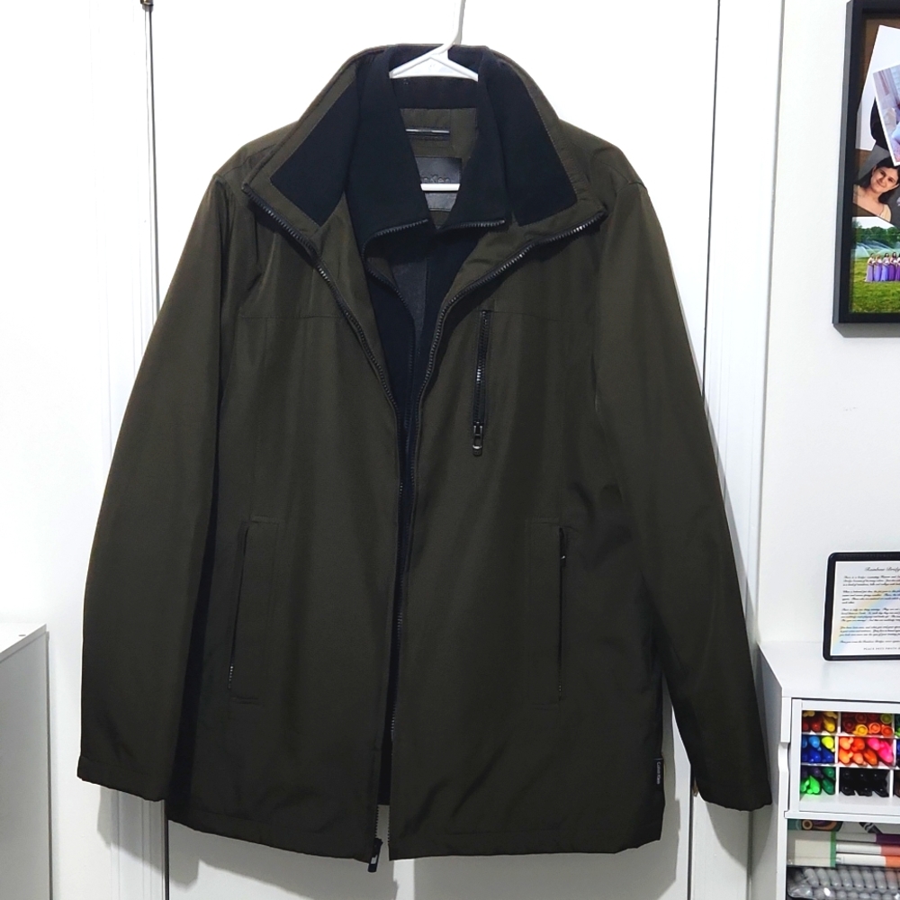 Calvin Klien Men's medium full zip soft shell jacket dark army green